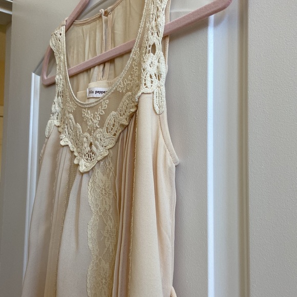Beautiful nude coloured dress in size S - Picture 10 of 11